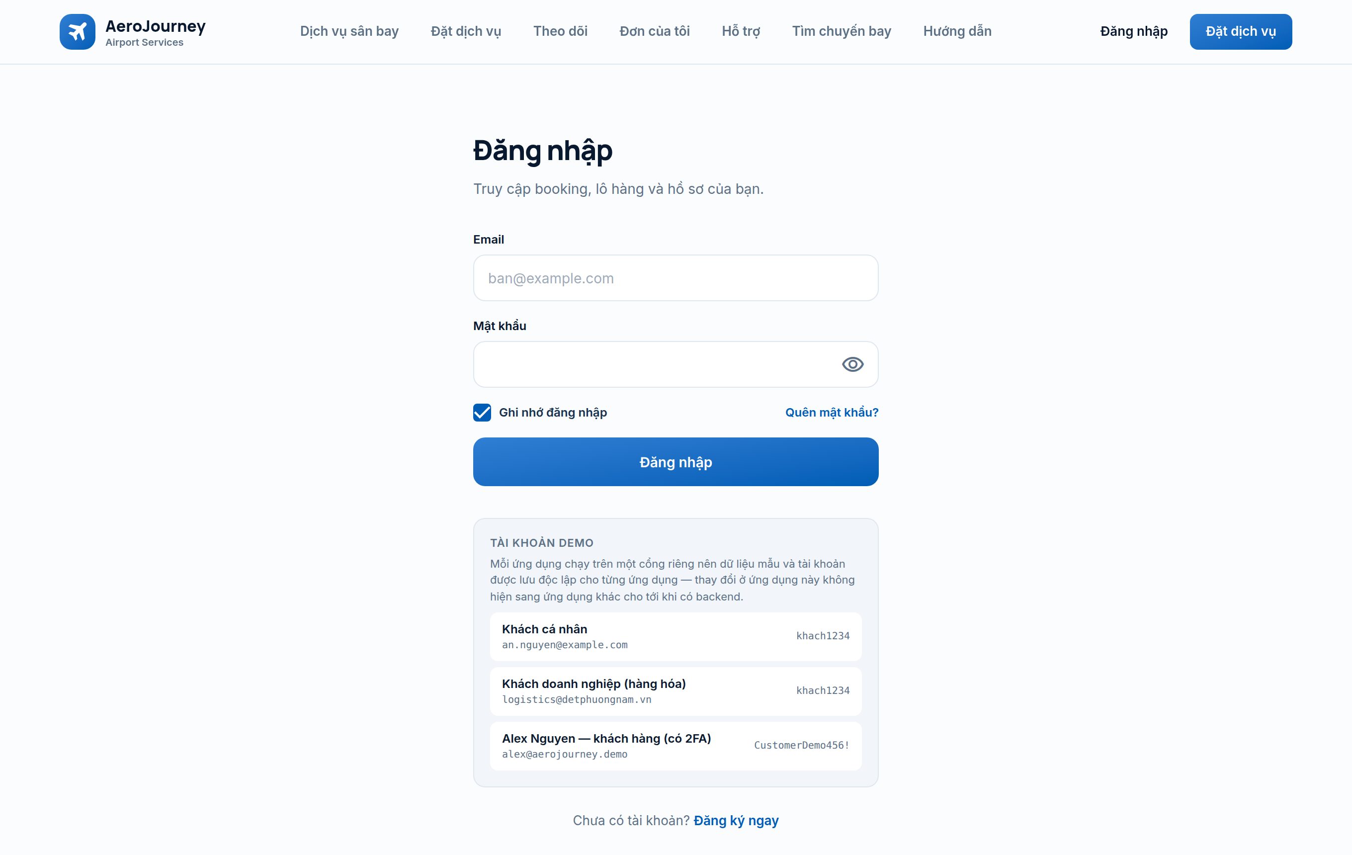 Màn hình đăng nhập khách hàng với email và mật khẩu